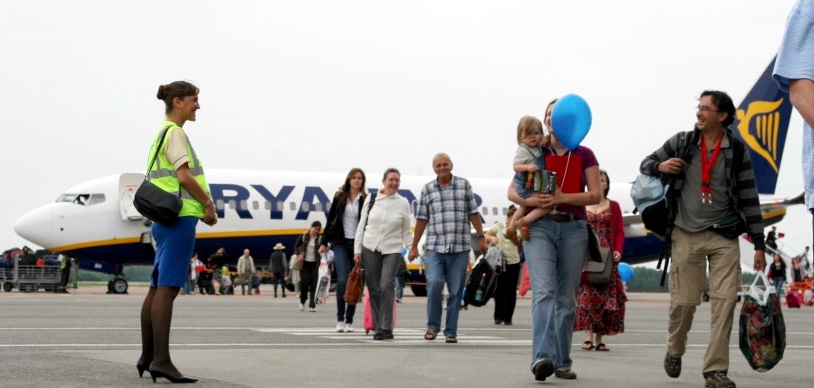 Самолет Ryanair в аэропорту Каунас