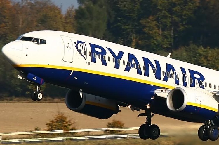 Ryanair Германия - дешевые авиабилеты Ryanair Германия, поиск на русском языке, бронирование.