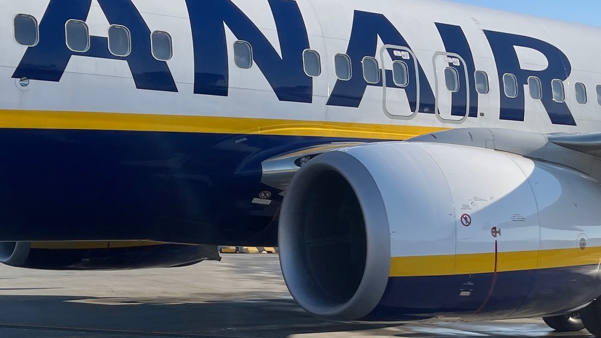 Ryanair aviabiletlərinin bron edilməsi - uçuşlar və səyahət məlumatları