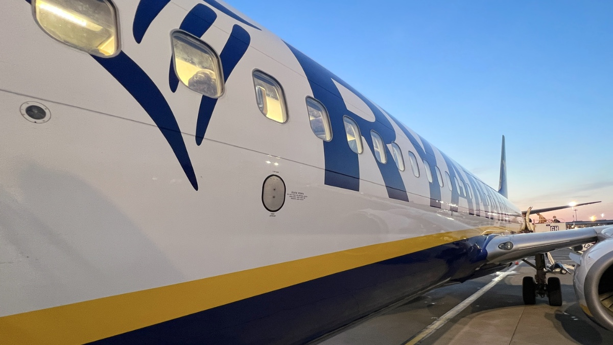 Ryanair рейсінде балалармен ұшу